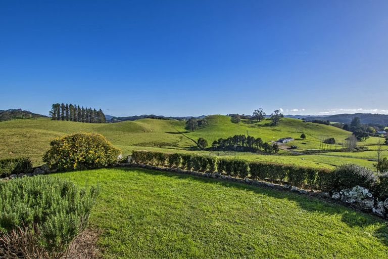 Photo of property in 18 Pataua Road North, Whareora, Whangarei, 0175
