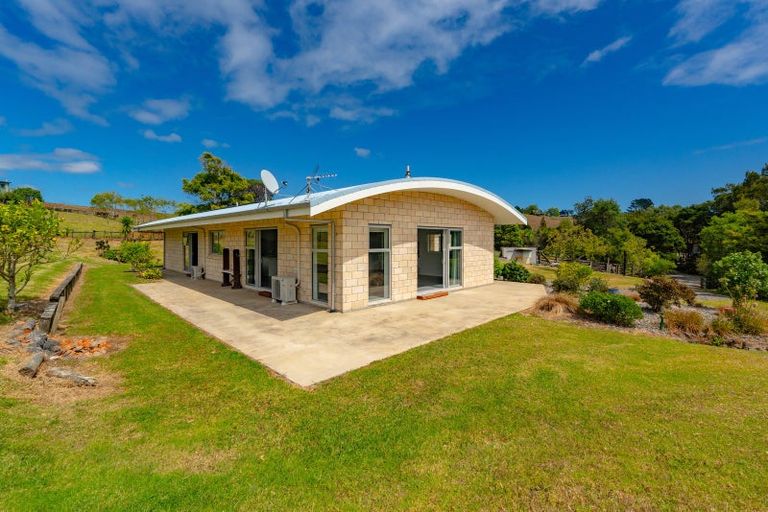 Photo of property in 14b Wairere Road, Waitakere, Henderson, 0782