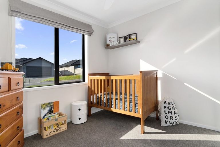 Photo of property in 83 Bert Wall Drive, Omokoroa, 3114