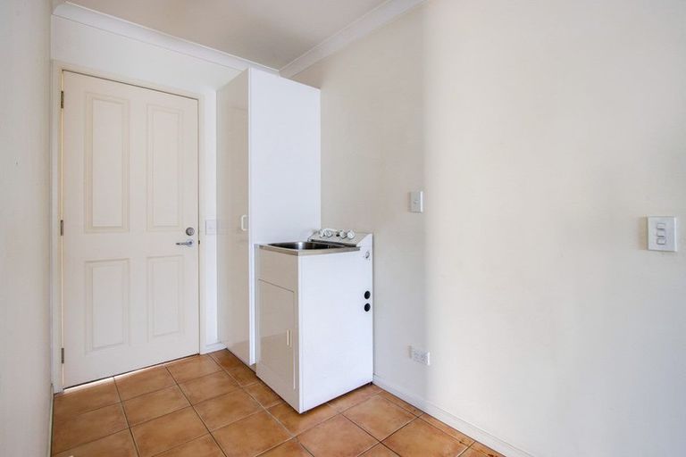 Photo of property in 52 Neeve Road, Taradale, Napier, 4112