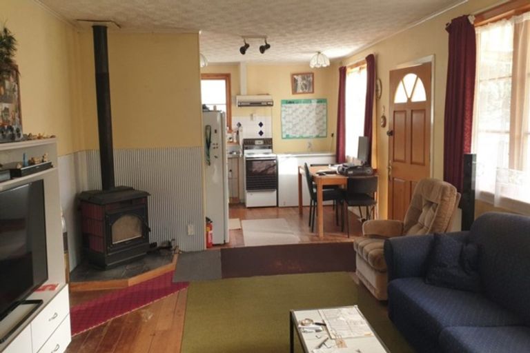 Photo of property in 10 Wilson Road, Hunterville, 4730