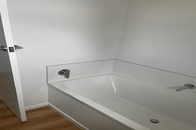 Photo of property in 7 Mahinawa Street, Takapuwahia, Porirua, 5022