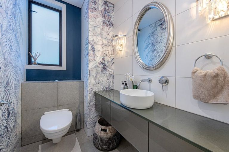 Photo of property in 2/214a Lake Road, Hauraki, Auckland, 0622