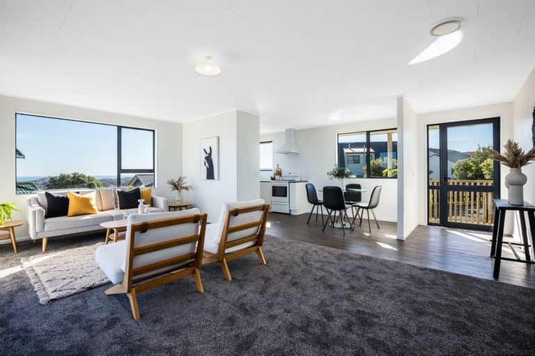 Photo of property in 17 Coventry Close, Ascot Park, Porirua, 5024