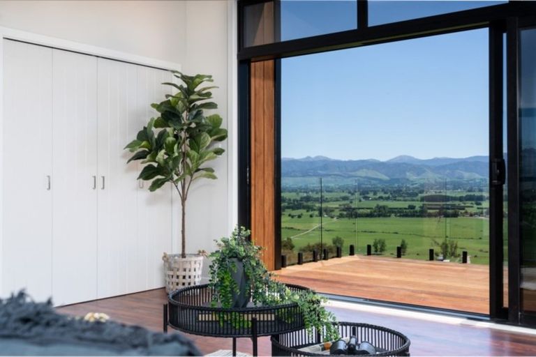 Photo of property in 4 Airstrip Ridge Road, Parkvale, Carterton, 5792