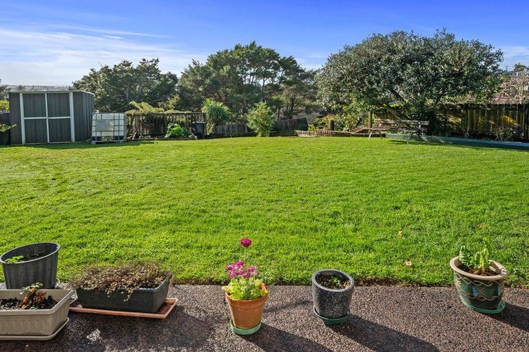 Photo of property in 315 Glenfield Road, Glenfield, Auckland, 0629