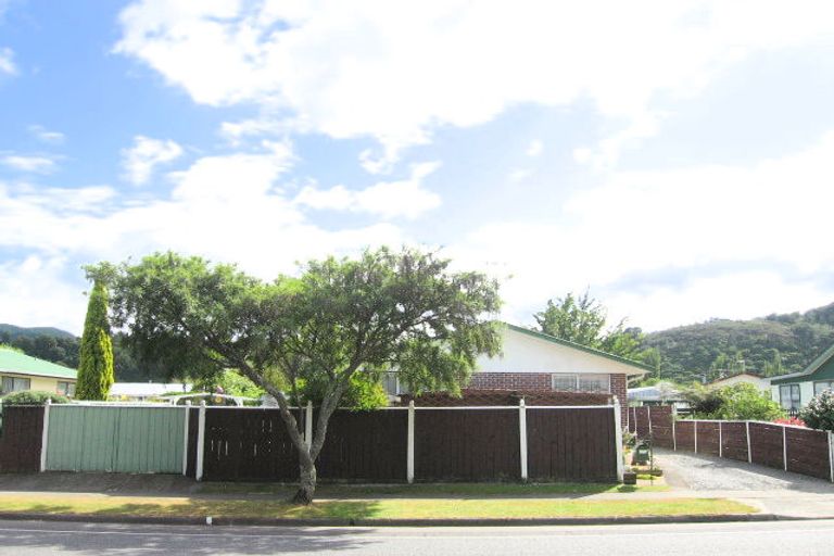 Photo of property in 1/31 Gemstone Drive, Birchville, Upper Hutt, 5018