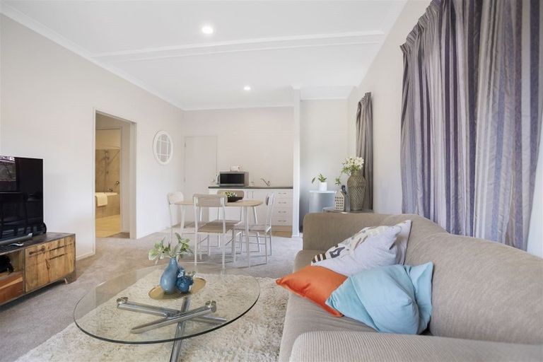 Photo of property in 24a Alexander Street, Cockle Bay, Auckland, 2014