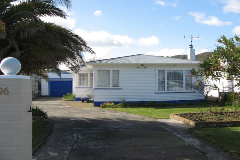 Photo of property in 96 Wellington Road, Wainuiomata, Lower Hutt, 5014