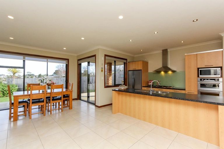 Photo of property in 4 Anderson Way, Highlands Park, New Plymouth, 4312