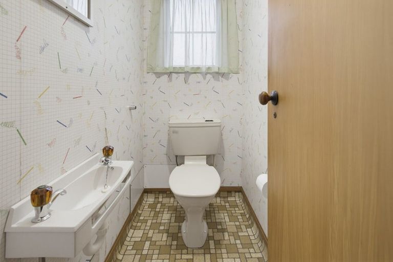 Photo of property in 6 Dominica Crescent, Grenada Village, Wellington, 6037