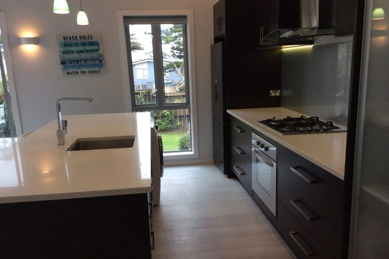 Photo of property in 15 Old Lake Road, Narrow Neck, Auckland, 0624