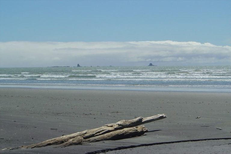 Photo of property in 10 Elley Drive, Carters Beach, Westport, 7825