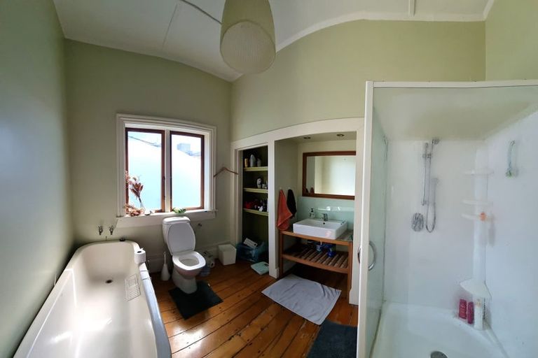 Photo of property in 18 Macdonald Crescent, Te Aro, Wellington, 6011