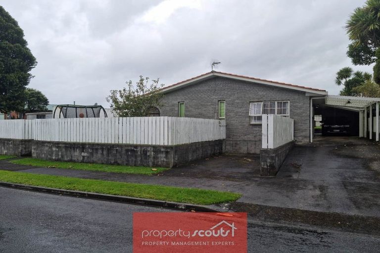 Photo of property in 72 Manu Crescent, Upper Vogeltown, New Plymouth, 4310