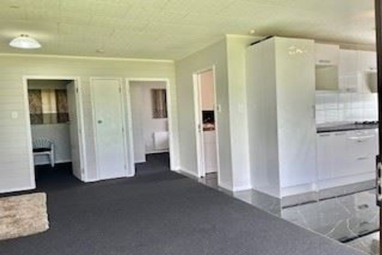 Photo of property in 80a Millbrook Road, Henderson, Auckland, 0612