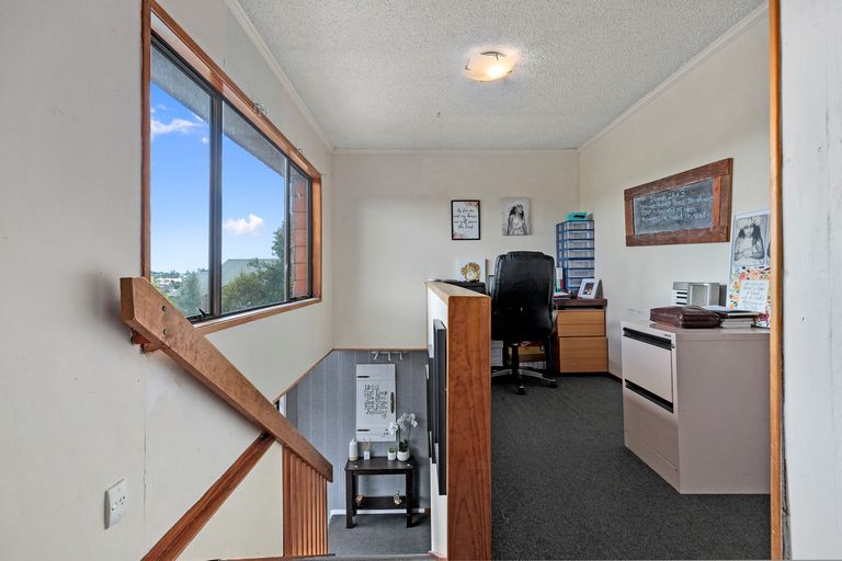 Photo of property in 207 Newcastle Road, Grandview Heights, Hamilton, 3200