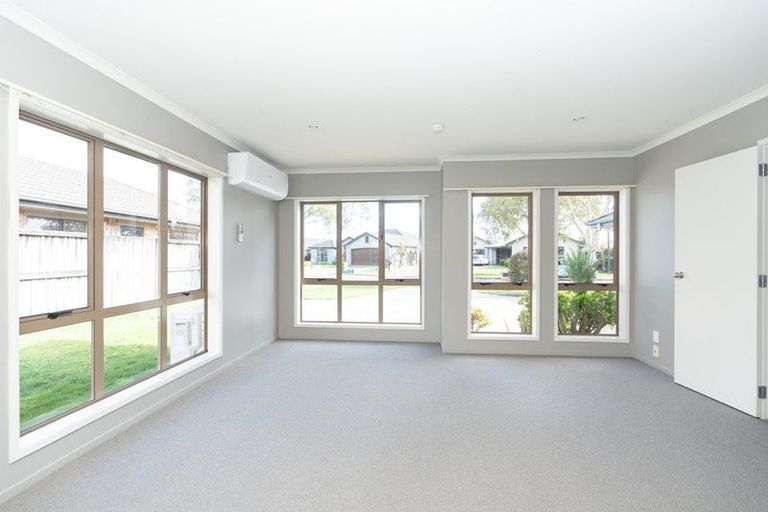 Photo of property in 12 Wakefield Place, Rototuna North, Hamilton, 3210