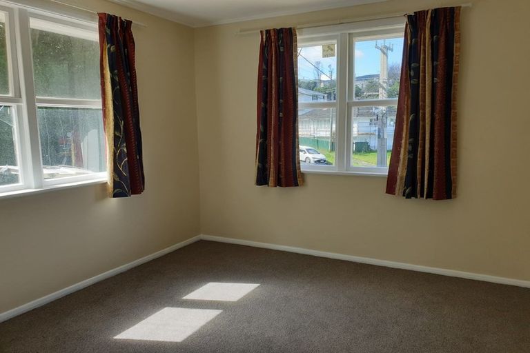 Photo of property in 51 Bird Grove, Stokes Valley, Lower Hutt, 5019