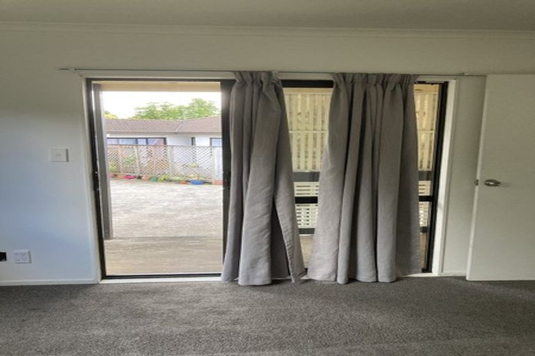 Photo of property in 5a Southview Place, Wattle Downs, Auckland, 2102