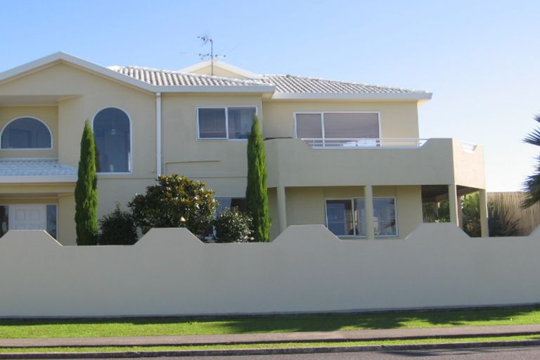 Photo of property in 59 Wiseley Road, West Harbour, Auckland, 0618