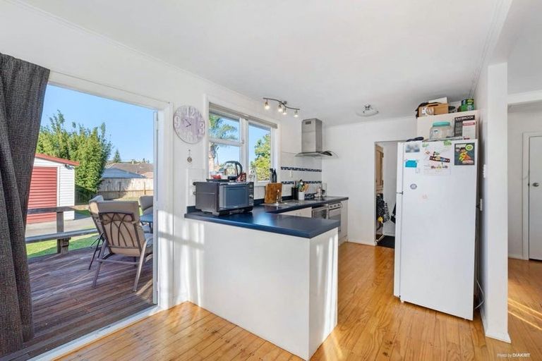 Photo of property in 6 Salas Place, Papakura, 2110