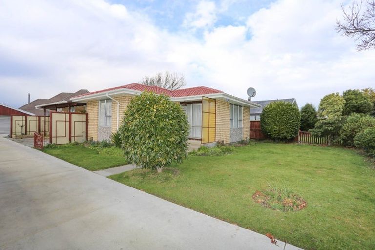 Photo of property in 6 Karnak Crescent, Russley, Christchurch, 8042