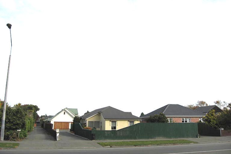 Photo of property in 49 Memorial Avenue, Ilam, Christchurch, 8053