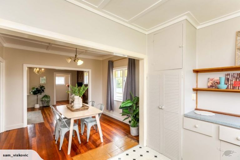 Photo of property in 14 Pukenui Street, Strandon, New Plymouth, 4312