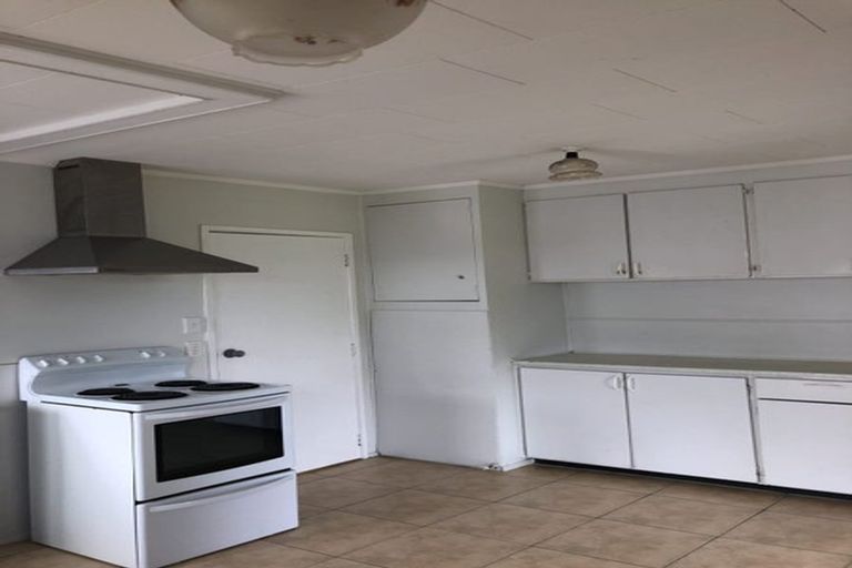 Photo of property in 47 Staverton Crescent, Mangere, Auckland, 2022