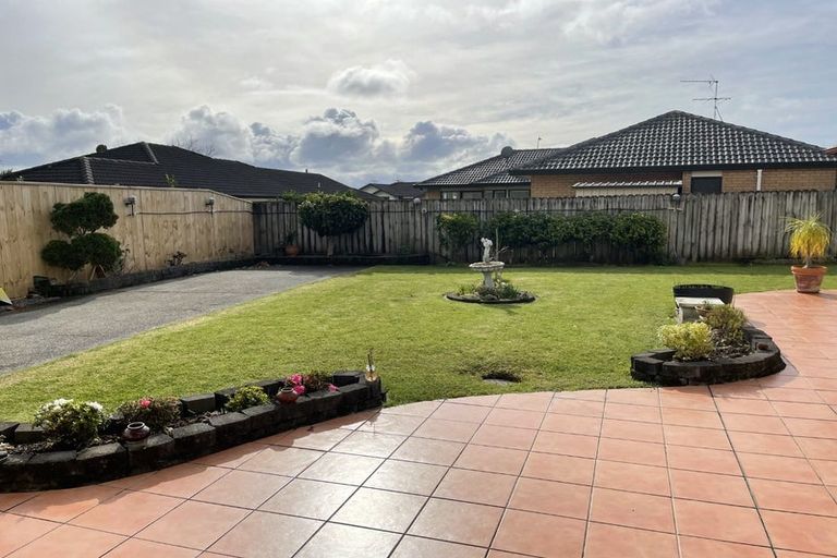 Photo of property in 3 Chapletown Drive, East Tamaki, Auckland, 2016