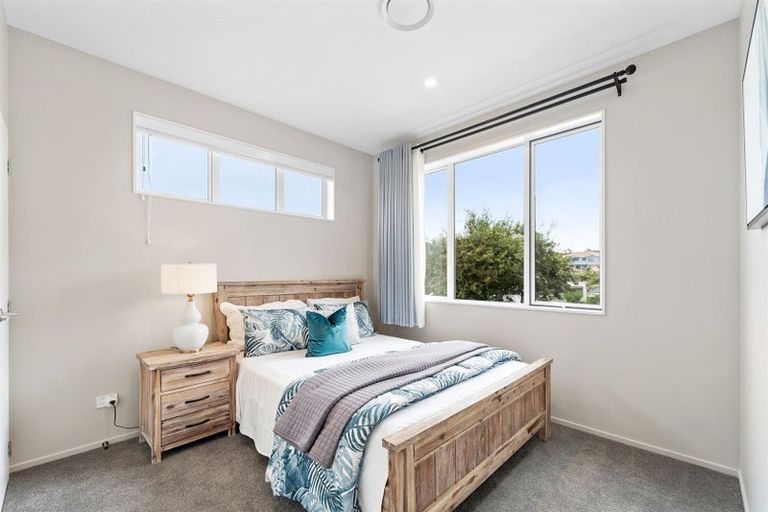 Photo of property in 7 Marlin Street, West Harbour, Auckland, 0618