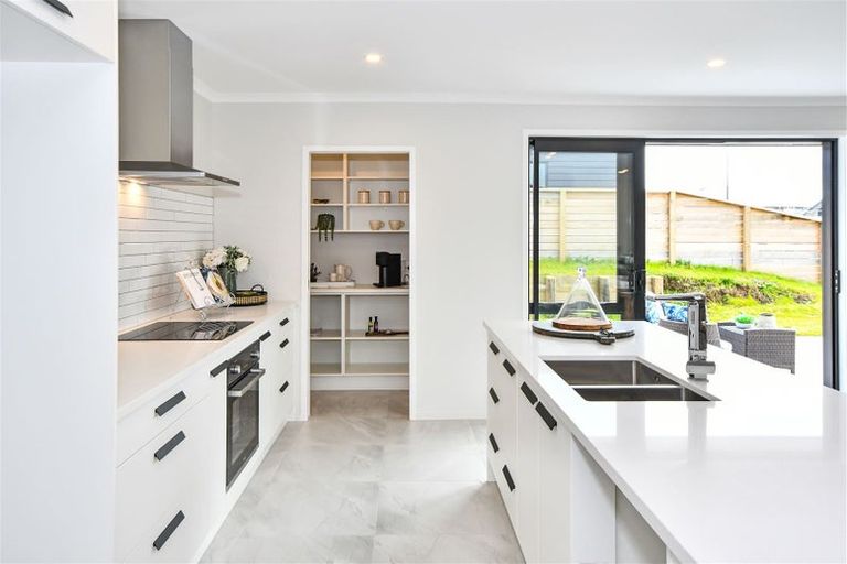 Photo of property in 4 Trevor Mcmiken Drive, Patumahoe, 2679