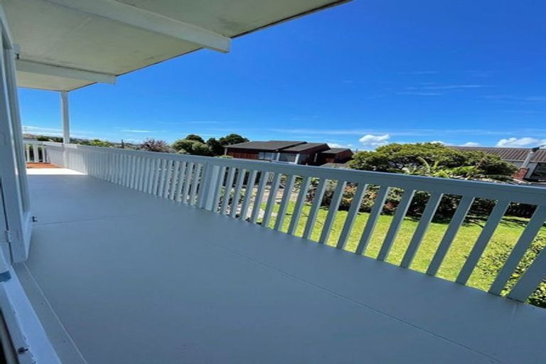 Photo of property in 81 Forrest Hill Road, Milford, Auckland, 0620