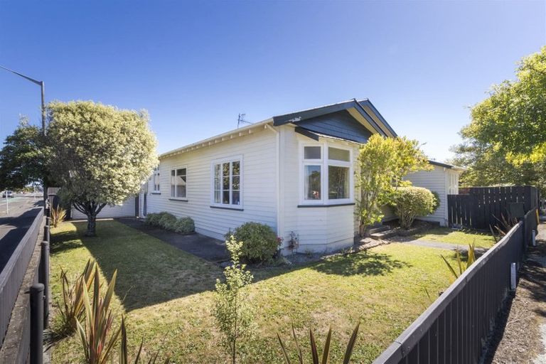Photo of property in 3 Argyle Avenue, Takaro, Palmerston North, 4410