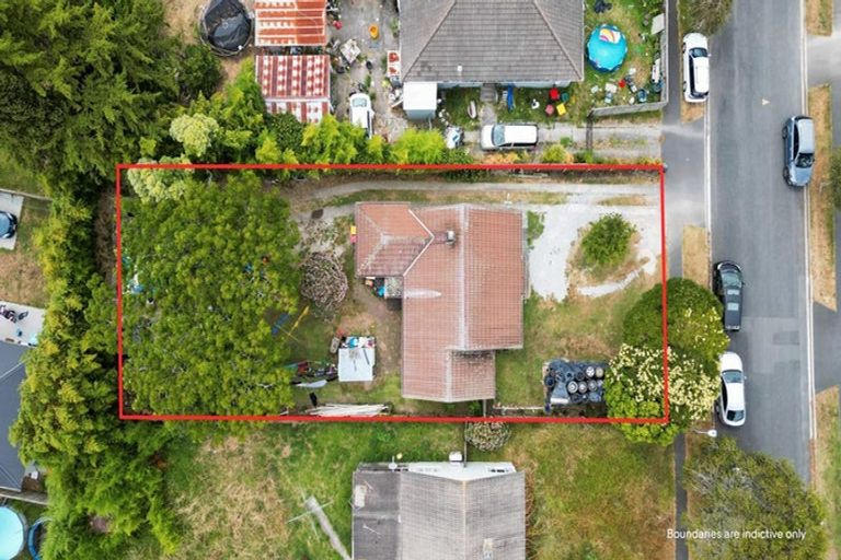 Photo of property in 15 Paul Crescent, Fairfield, Hamilton, 3214