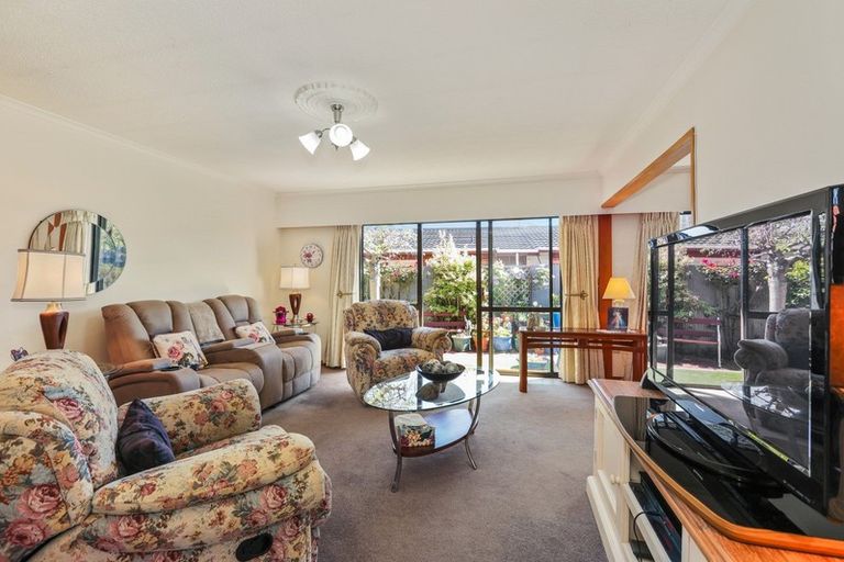 Photo of property in 3/49 Division Street, Riccarton, Christchurch, 8041