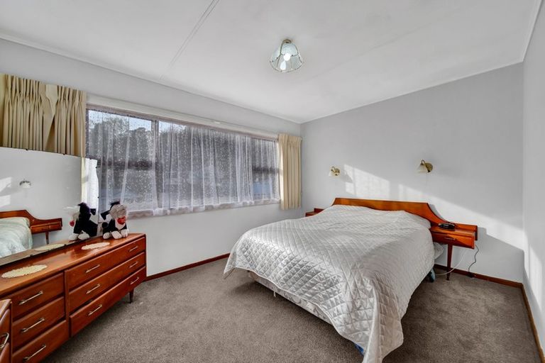 Photo of property in 32 Beaumont Crescent, Frankleigh Park, New Plymouth, 4310