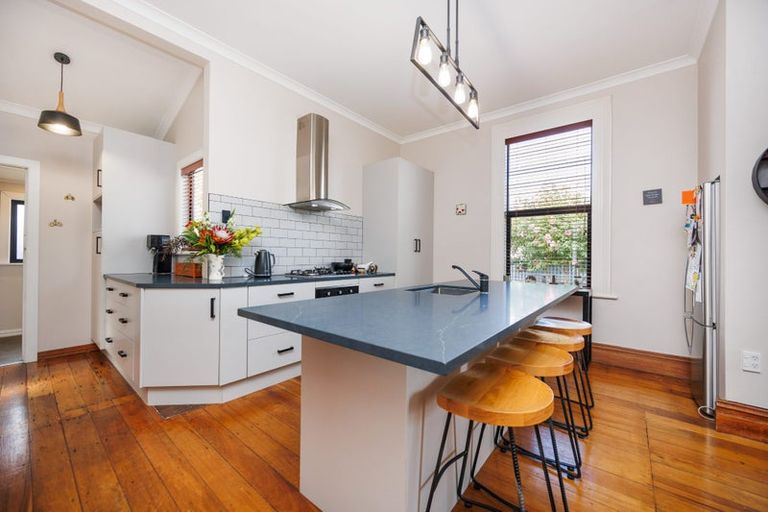 Photo of property in 9 Kingswood Street, Takaro, Palmerston North, 4412