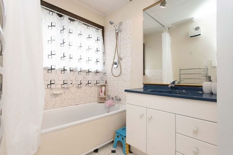 Photo of property in 1/172 Sawyers Arms Road, Bishopdale, Christchurch, 8053