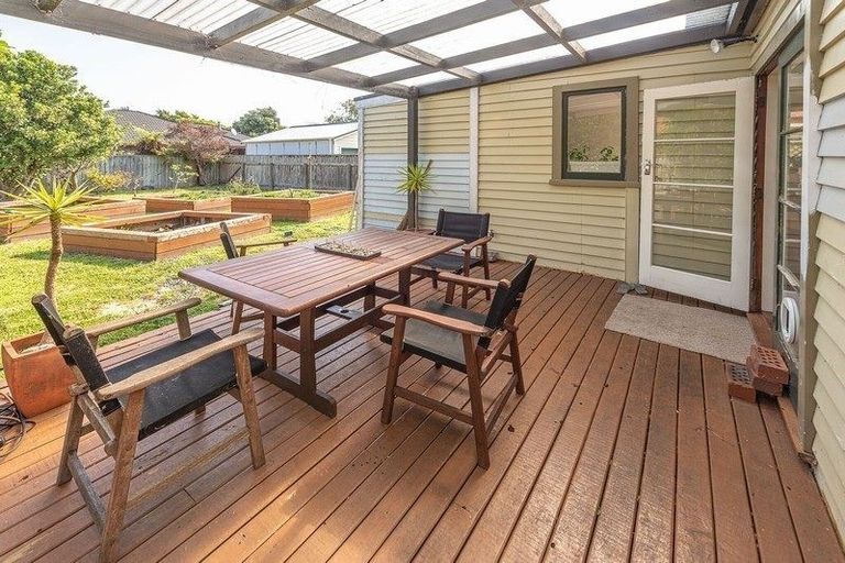 Photo of property in 19 Nikau Street, Tawhero, Whanganui, 4501