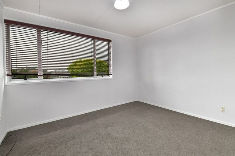 Photo of property in 24 Albatross Road, Red Beach, 0932