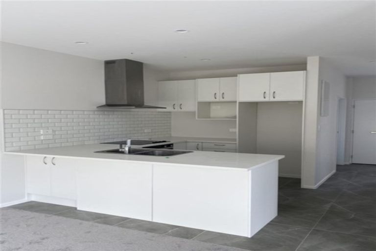 Photo of property in 24 Warbler Crescent, Papakura, 2110