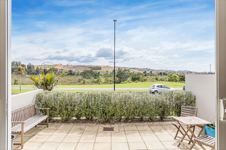 Photo of property in 255 Millwater Parkway, Silverdale, 0932