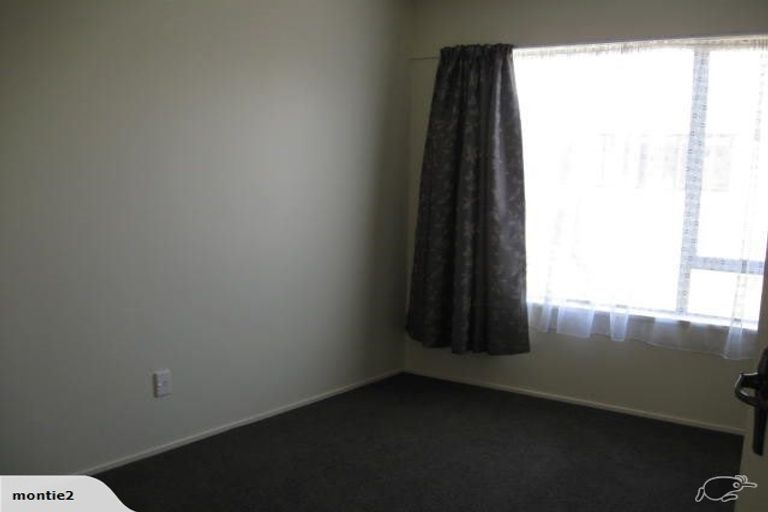 Photo of property in 2/33 Mortlake Street, Islington, Christchurch, 8042