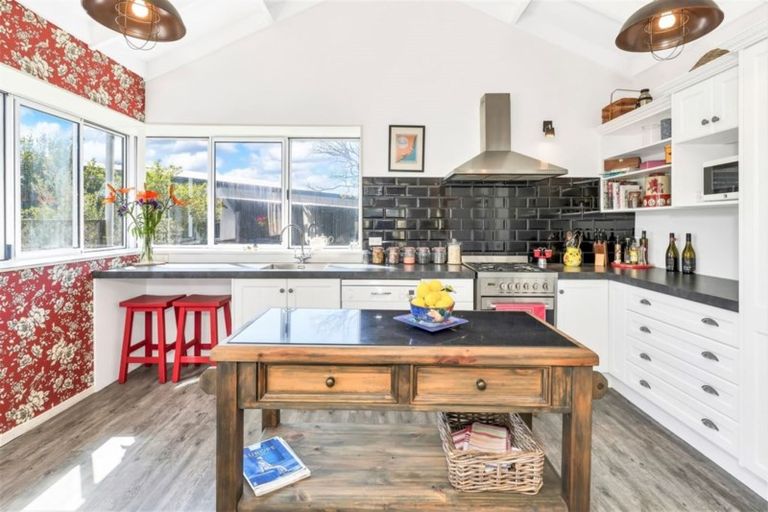 Photo of property in 18 Grierson Avenue, Amberley, 7481