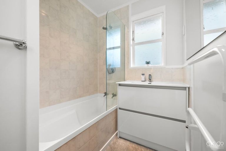 Photo of property in 67 Waipounamu Drive, Kelson, Lower Hutt, 5010