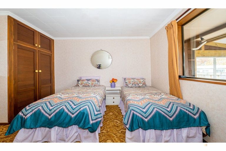 Photo of property in 19 Smith Street, Waimate, 7924