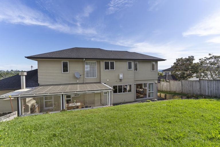 Photo of property in 51 Kittiwake Drive, Schnapper Rock, Auckland, 0632