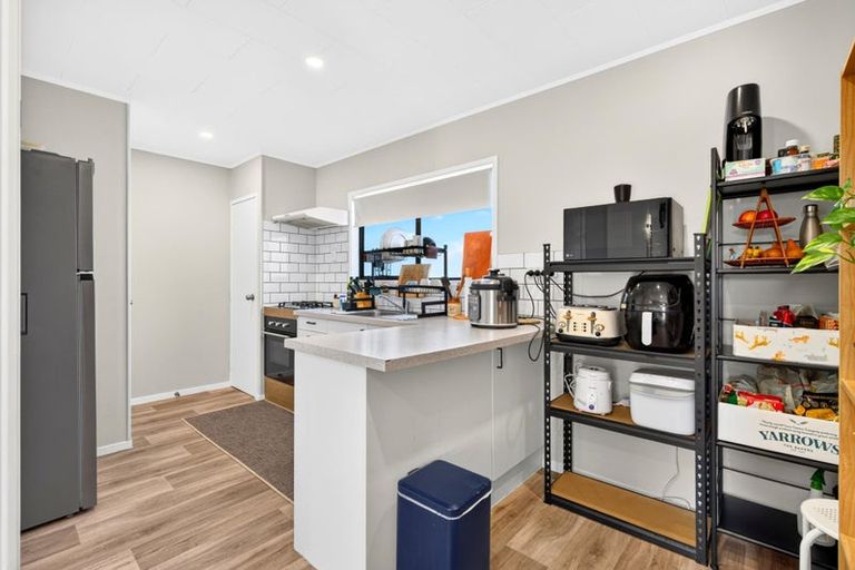 Photo of property in 3 Huruhuru Road, Massey, Auckland, 0614
